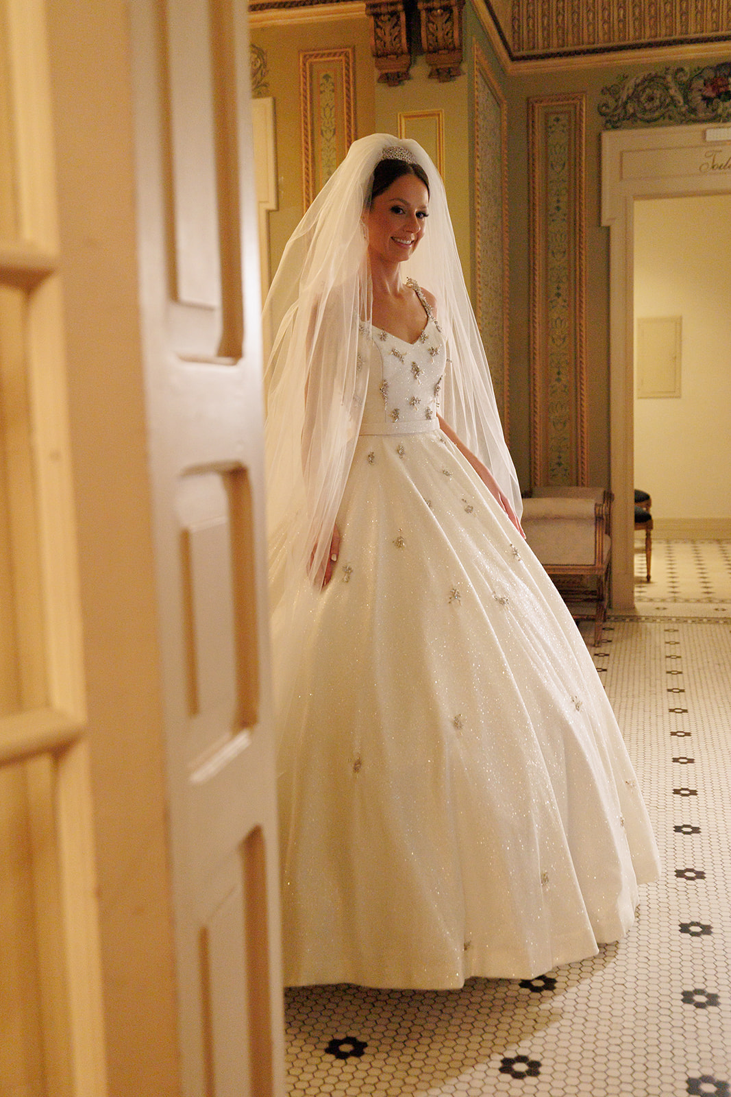 Casamento clássico: elegância e romantismo no Castelo do Batel