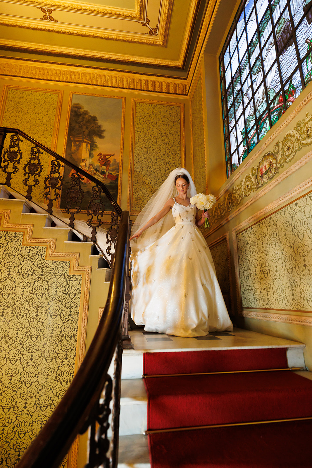 Casamento clássico: elegância e romantismo no Castelo do Batel