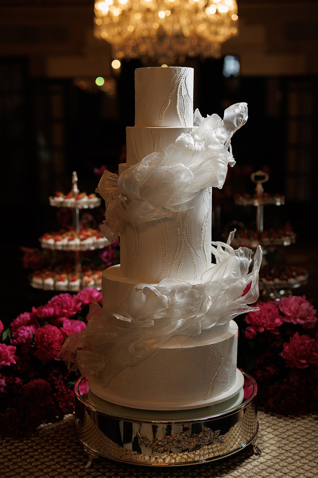Casamento clássico: elegância e romantismo no Castelo do Batel