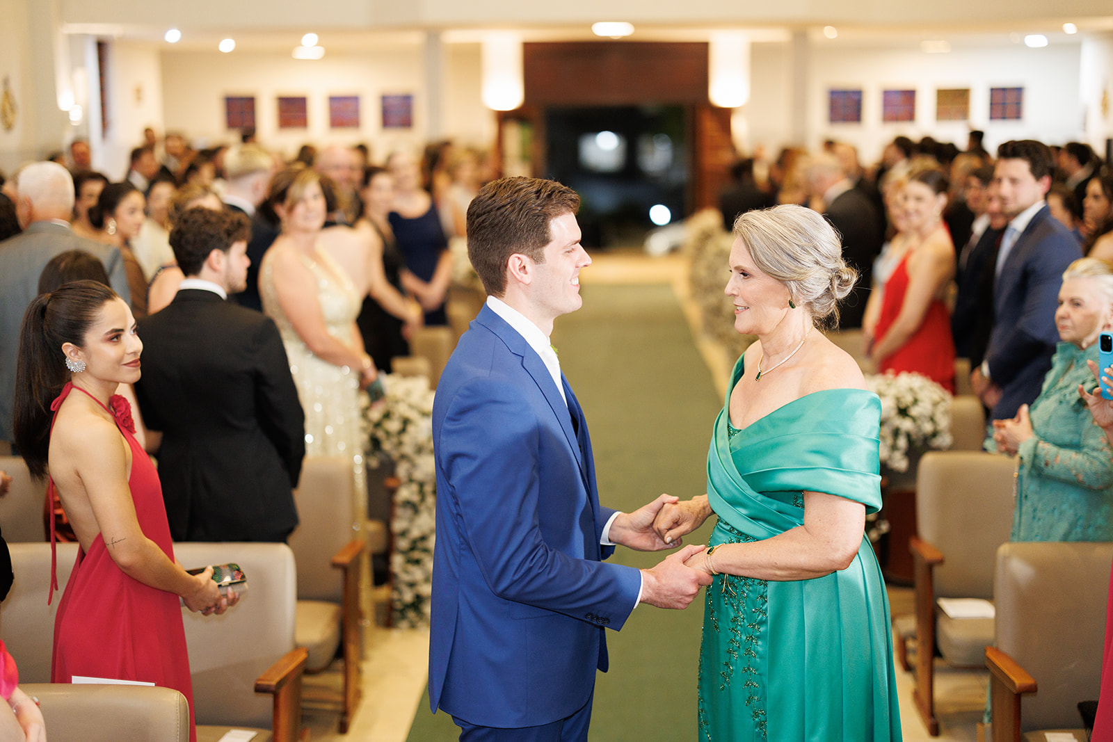 Casamento clássico: elegância e romantismo no Castelo do Batel