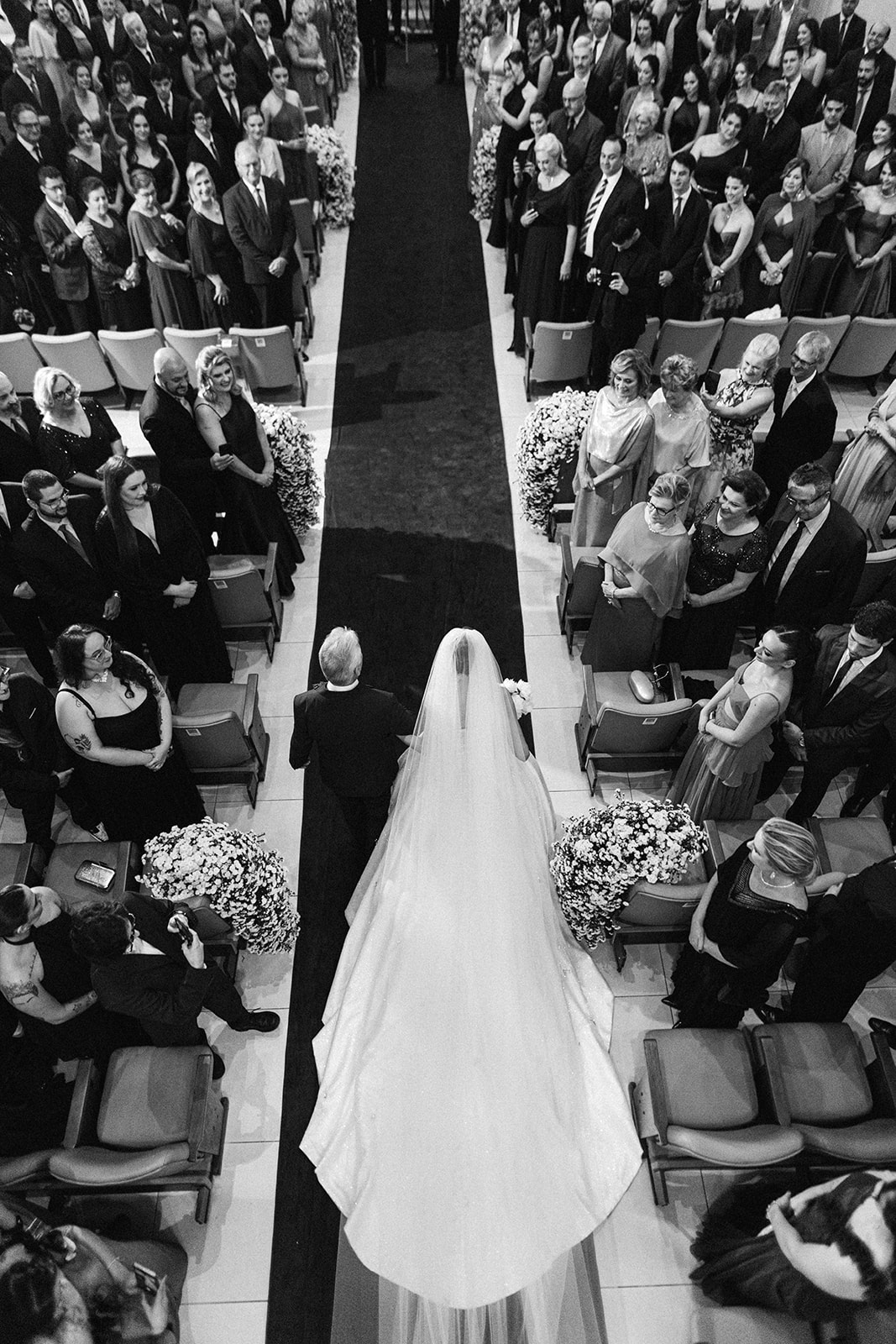Casamento clássico: elegância e romantismo no Castelo do Batel