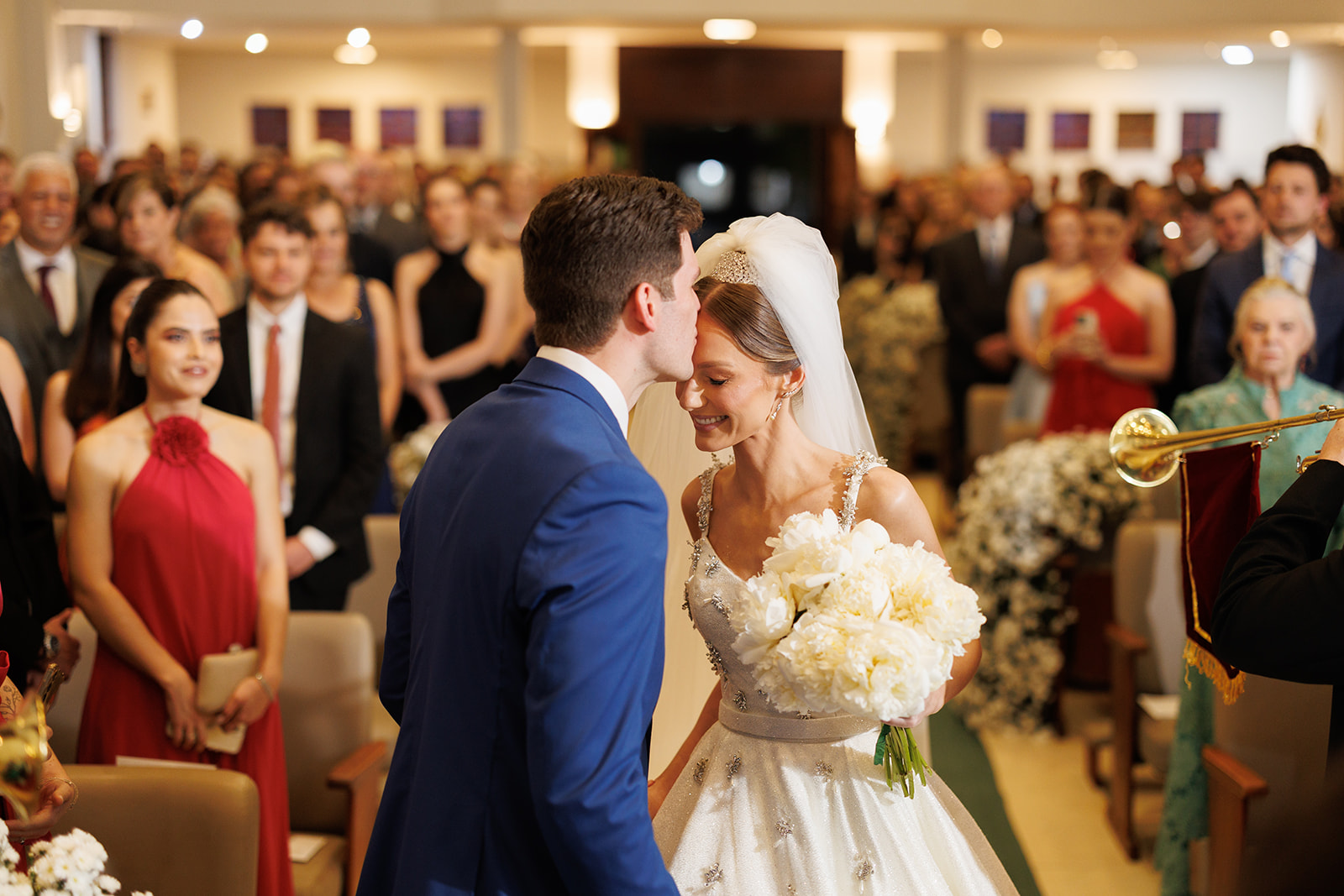 Casamento clássico: elegância e romantismo no Castelo do Batel