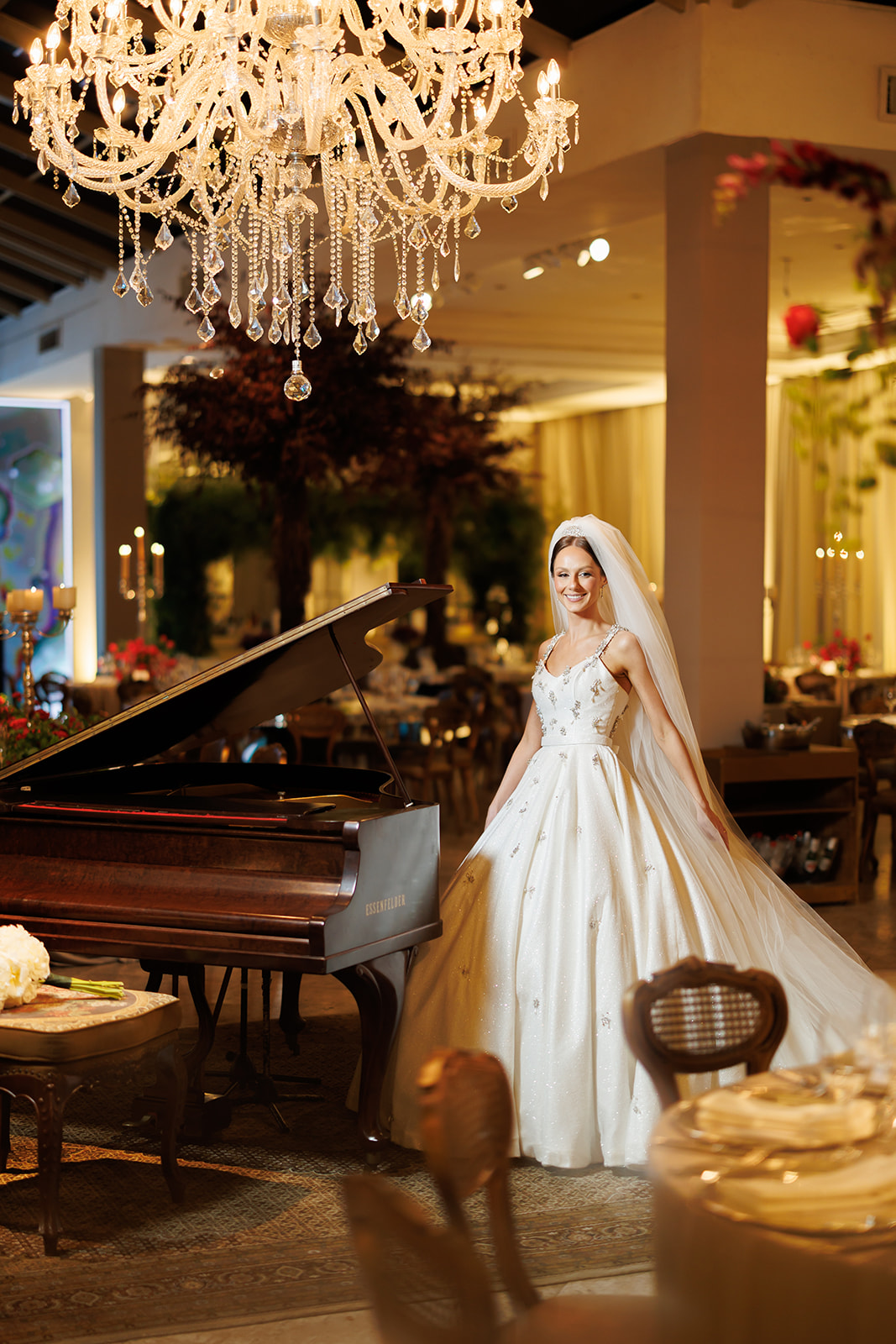 Casamento clássico: elegância e romantismo no Castelo do Batel