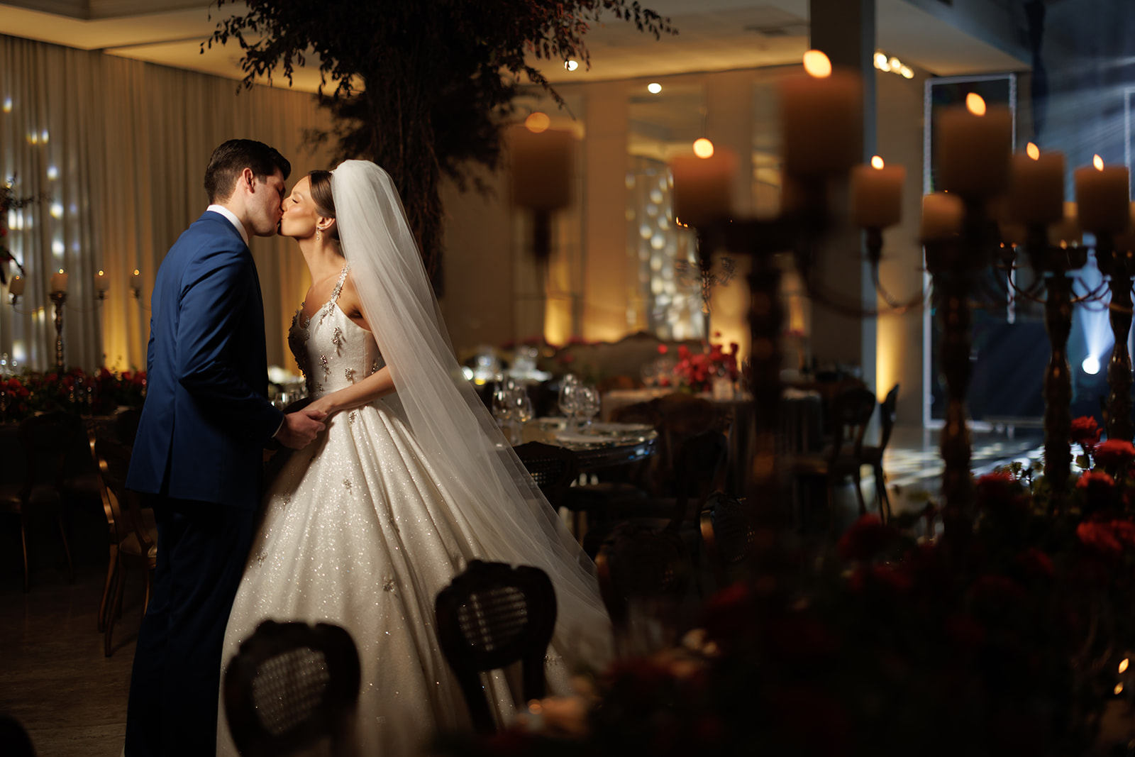 Casamento clássico: elegância e romantismo no Castelo do Batel