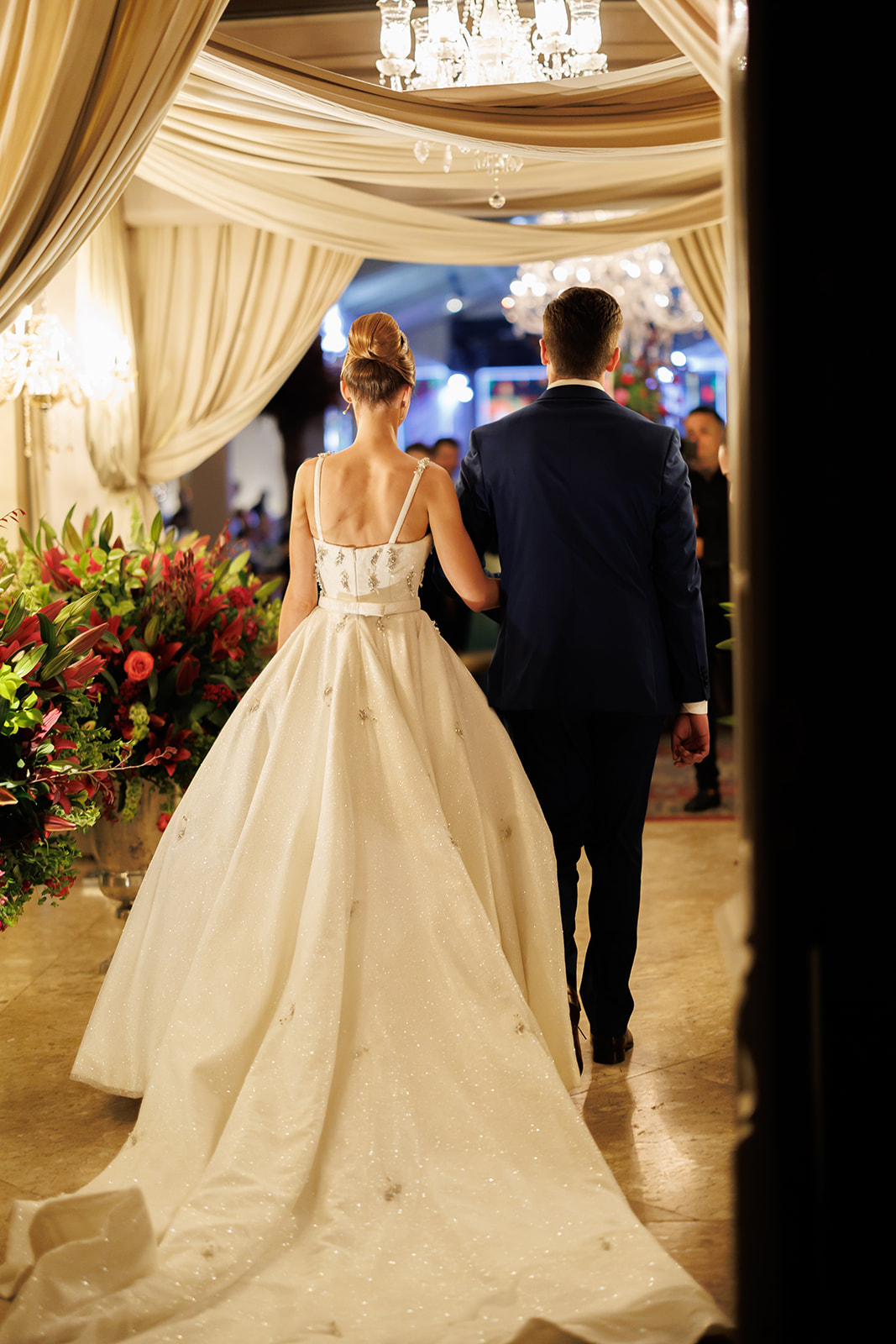 Casamento clássico: elegância e romantismo no Castelo do Batel