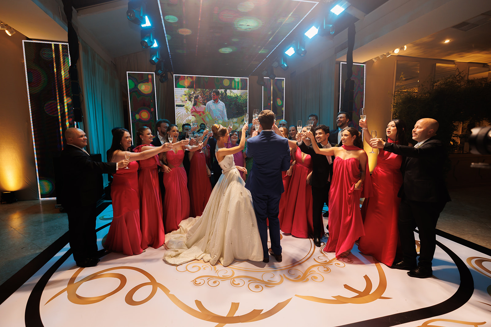 Casamento clássico: elegância e romantismo no Castelo do Batel