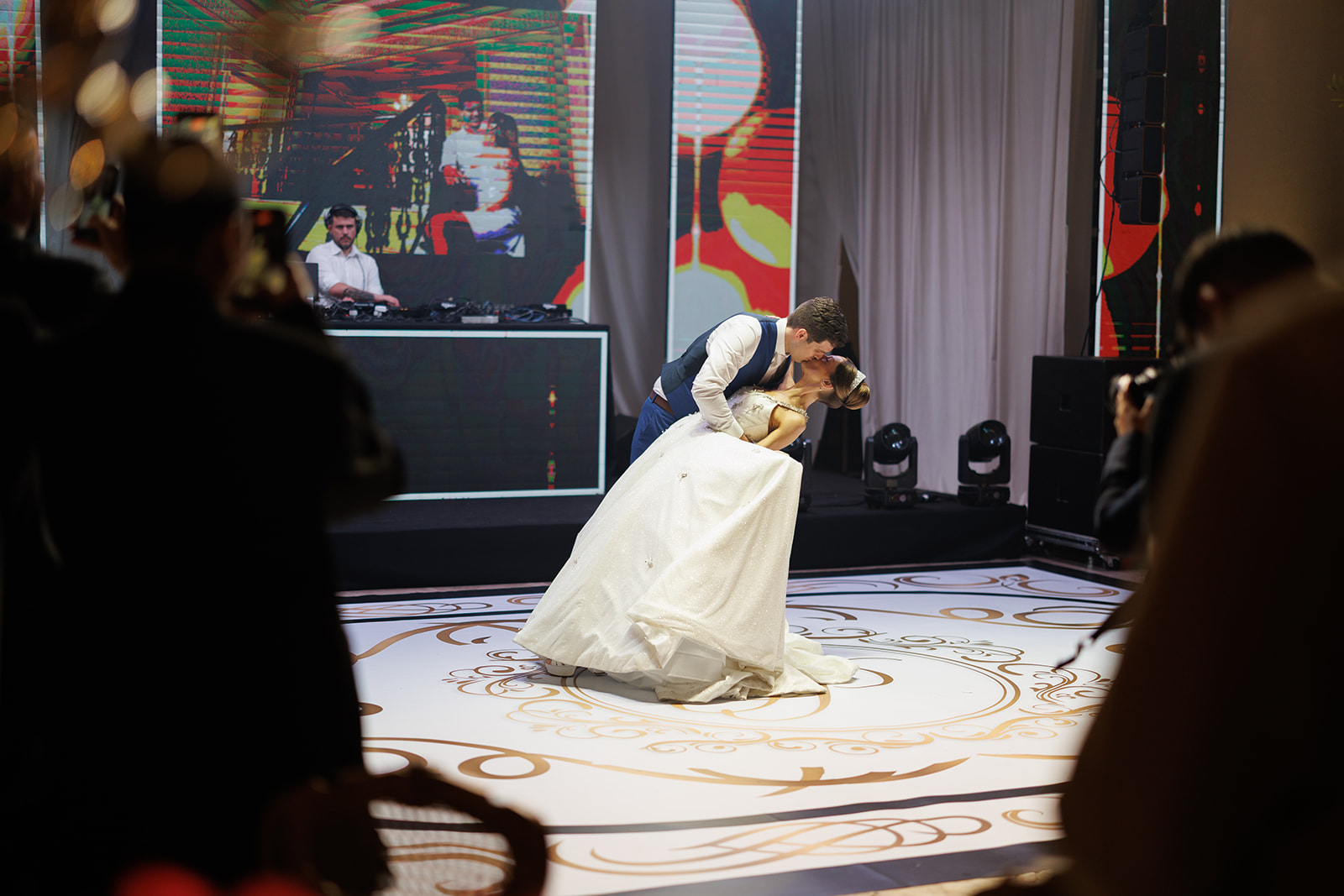 Casamento clássico: elegância e romantismo no Castelo do Batel