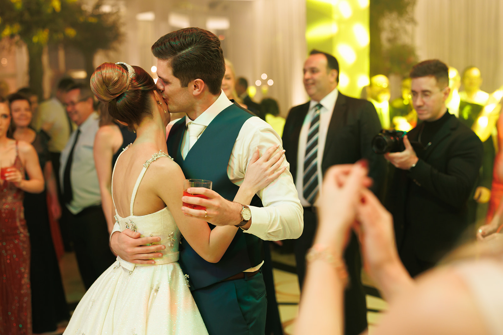 Casamento clássico: elegância e romantismo no Castelo do Batel