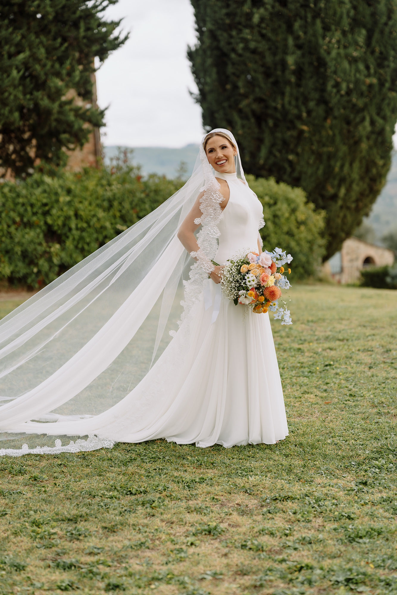 Uma viagem, três dias de festa e as raízes italianas: o destination wedding de Giordana e Kalil na Toscana