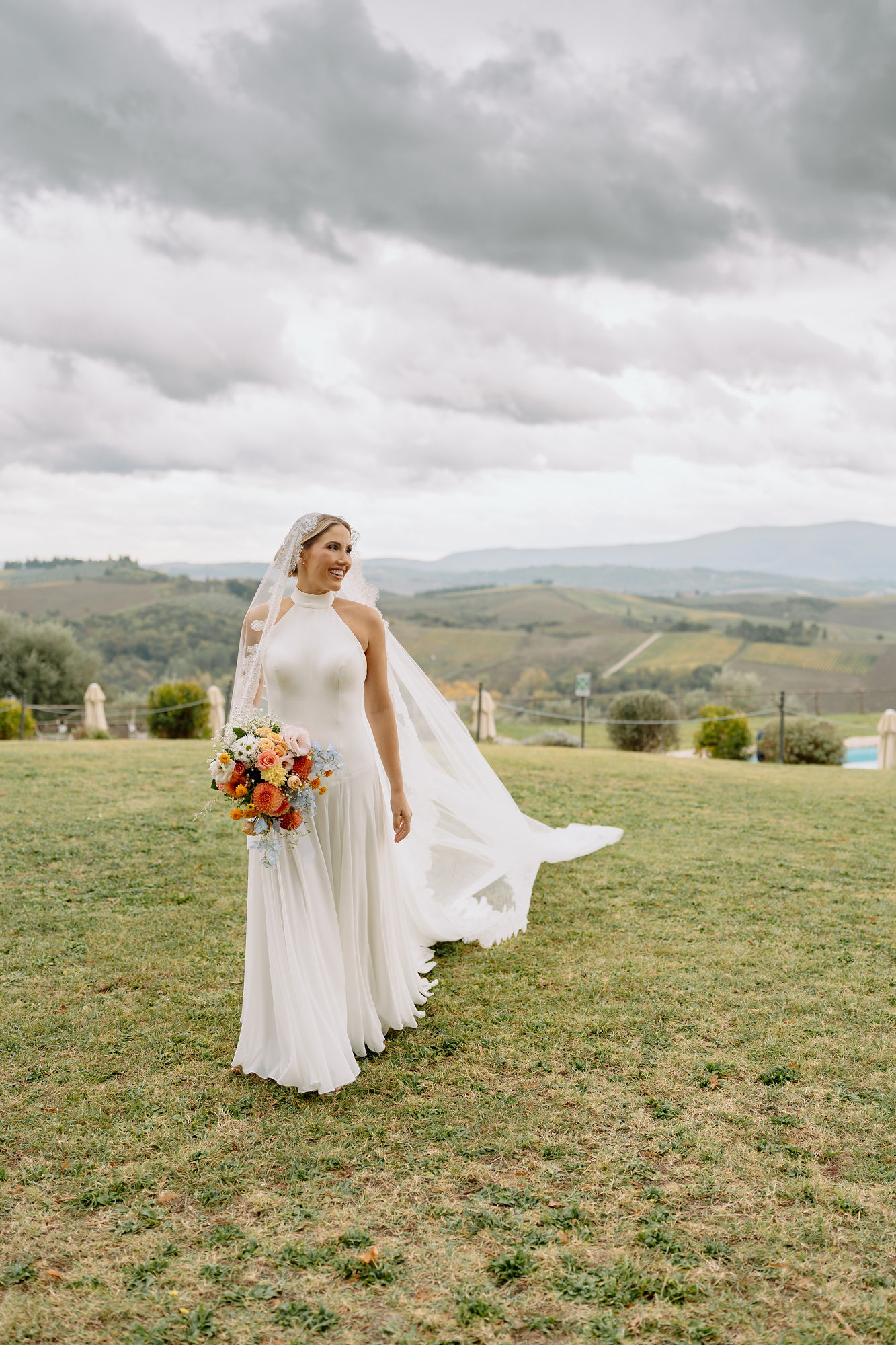 Uma viagem, três dias de festa e as raízes italianas: o destination wedding de Giordana e Kalil na Toscana