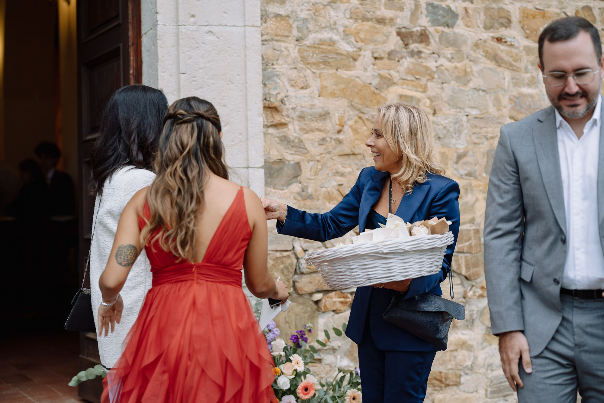 Uma viagem, três dias de festa e as raízes italianas: o destination wedding de Giordana e Kalil na Toscana