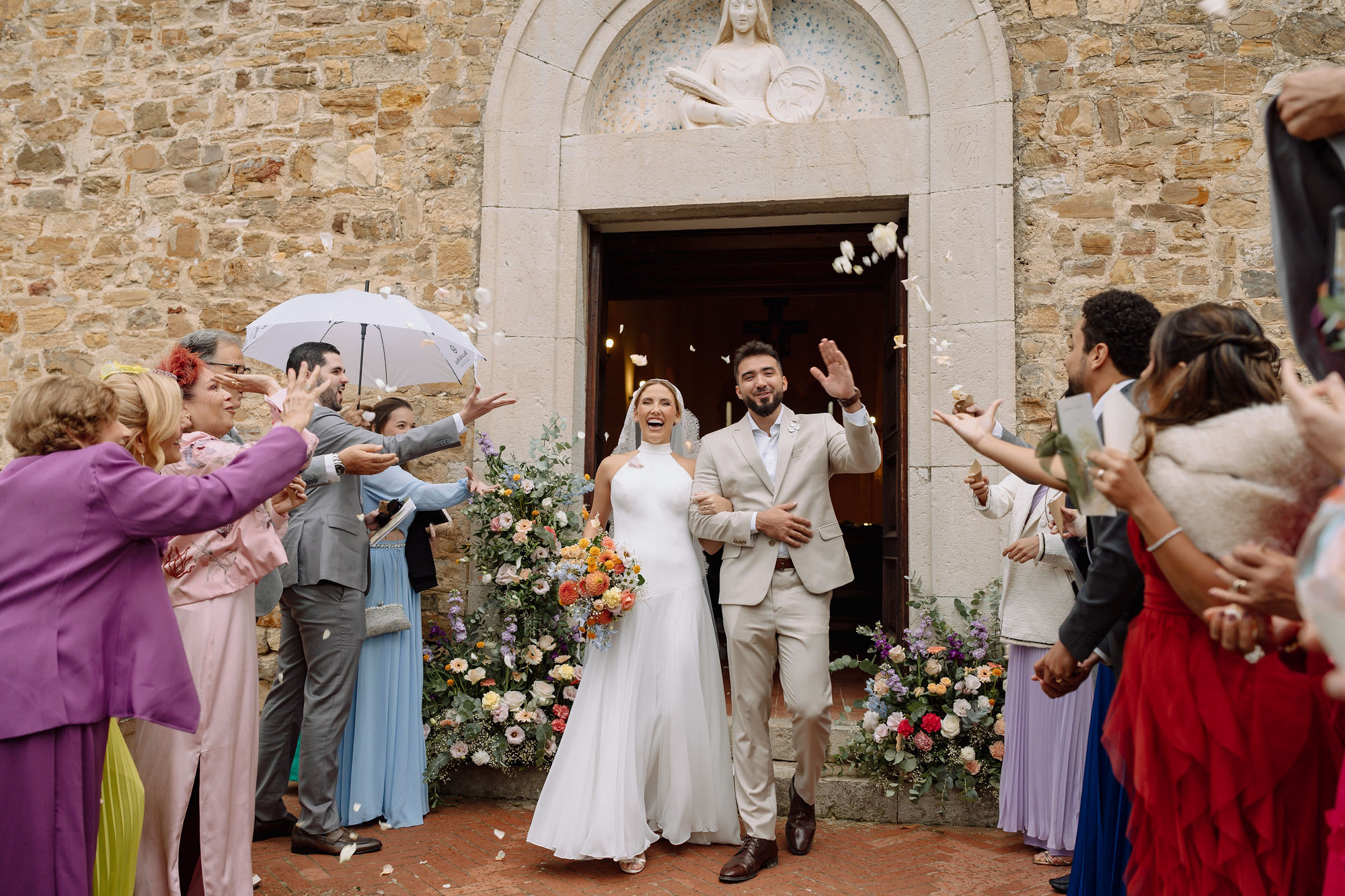 Uma viagem, três dias de festa e as raízes italianas: o destination wedding de Giordana e Kalil na Toscana