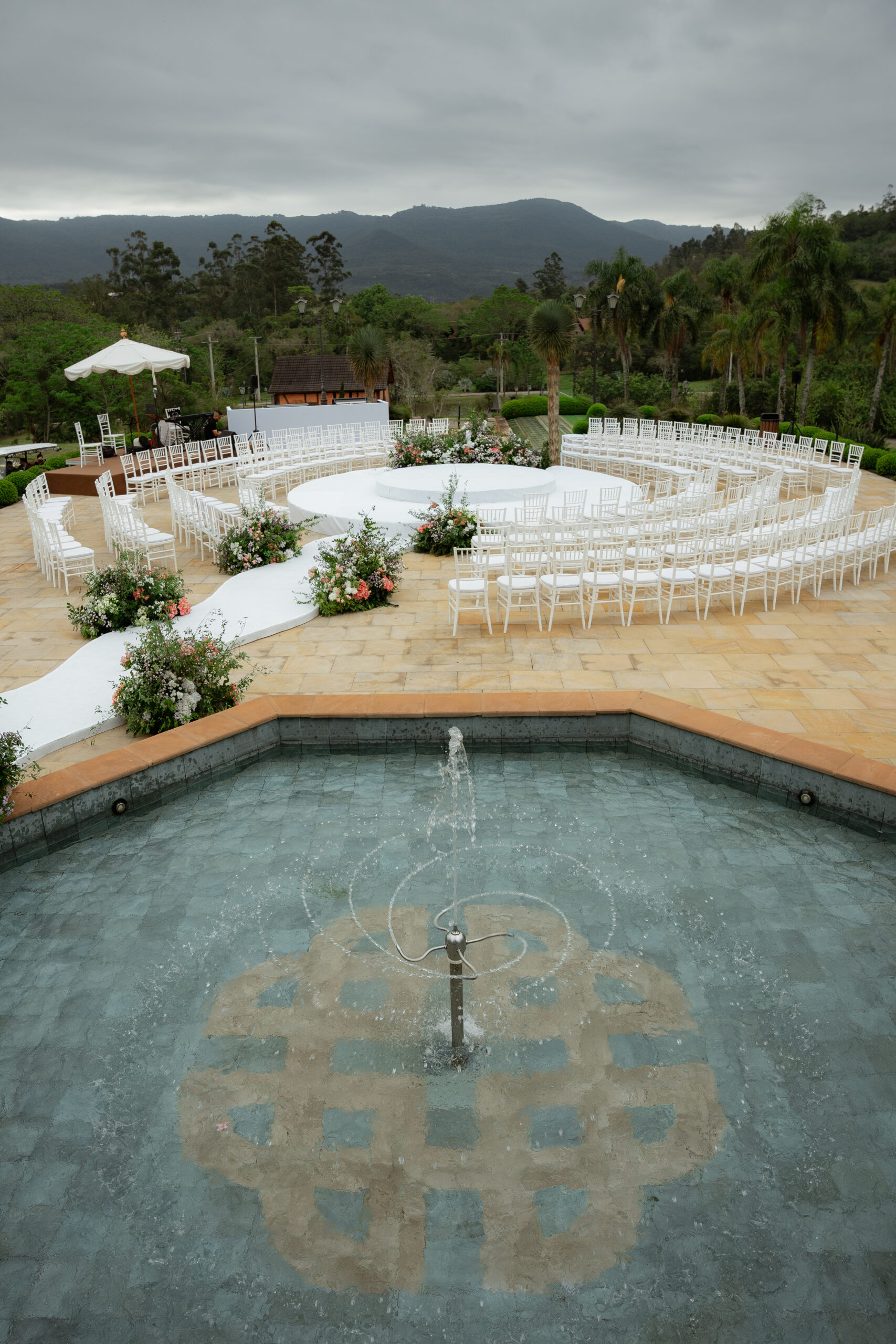 Com os filhos levando as alianças, Ketlyn e Gabriel celebram casamento emocionante no Rio Grande do Sul
