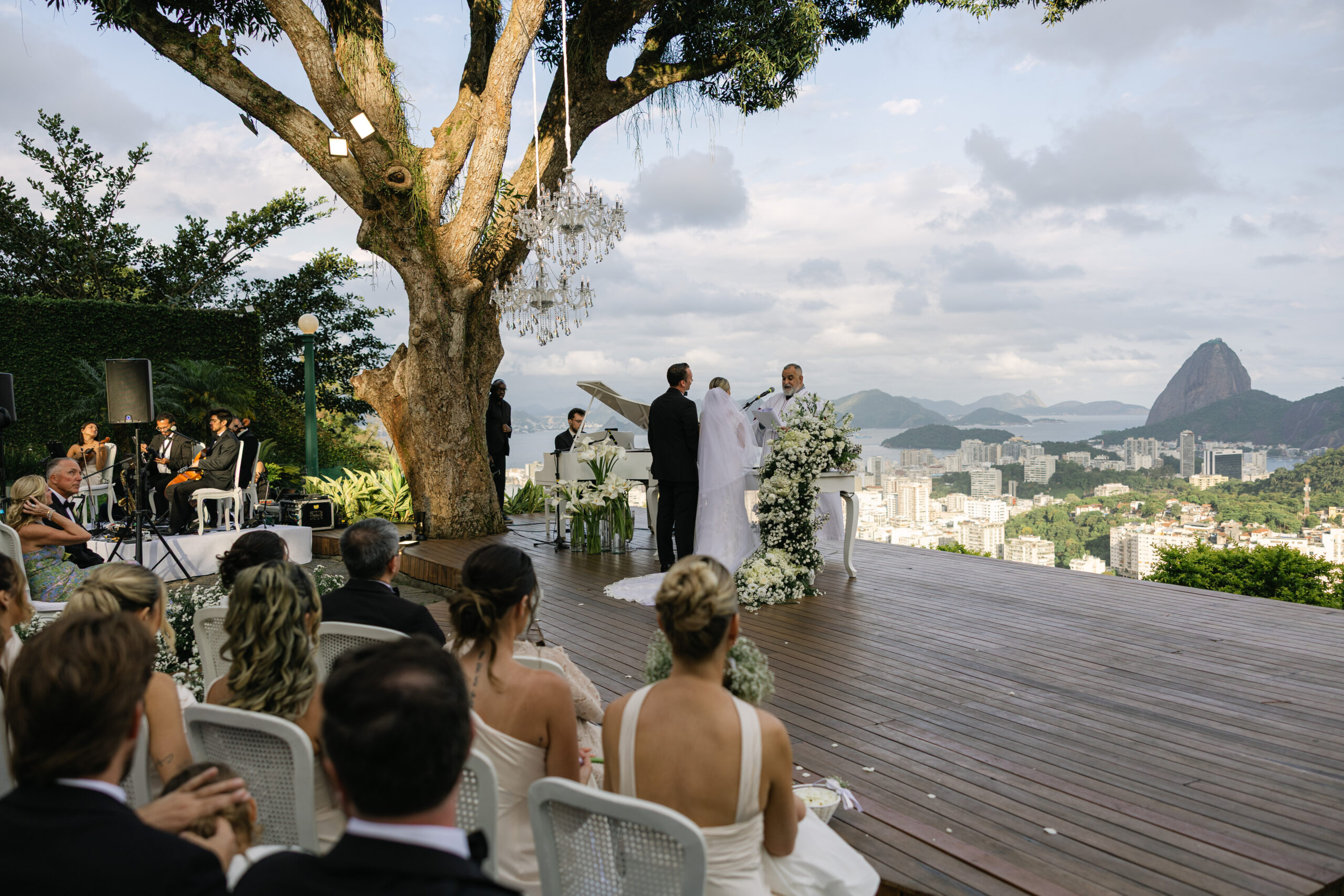 Casamento clássico, inspiração Old Money e um encontro entre Brasil e Estados Unidos