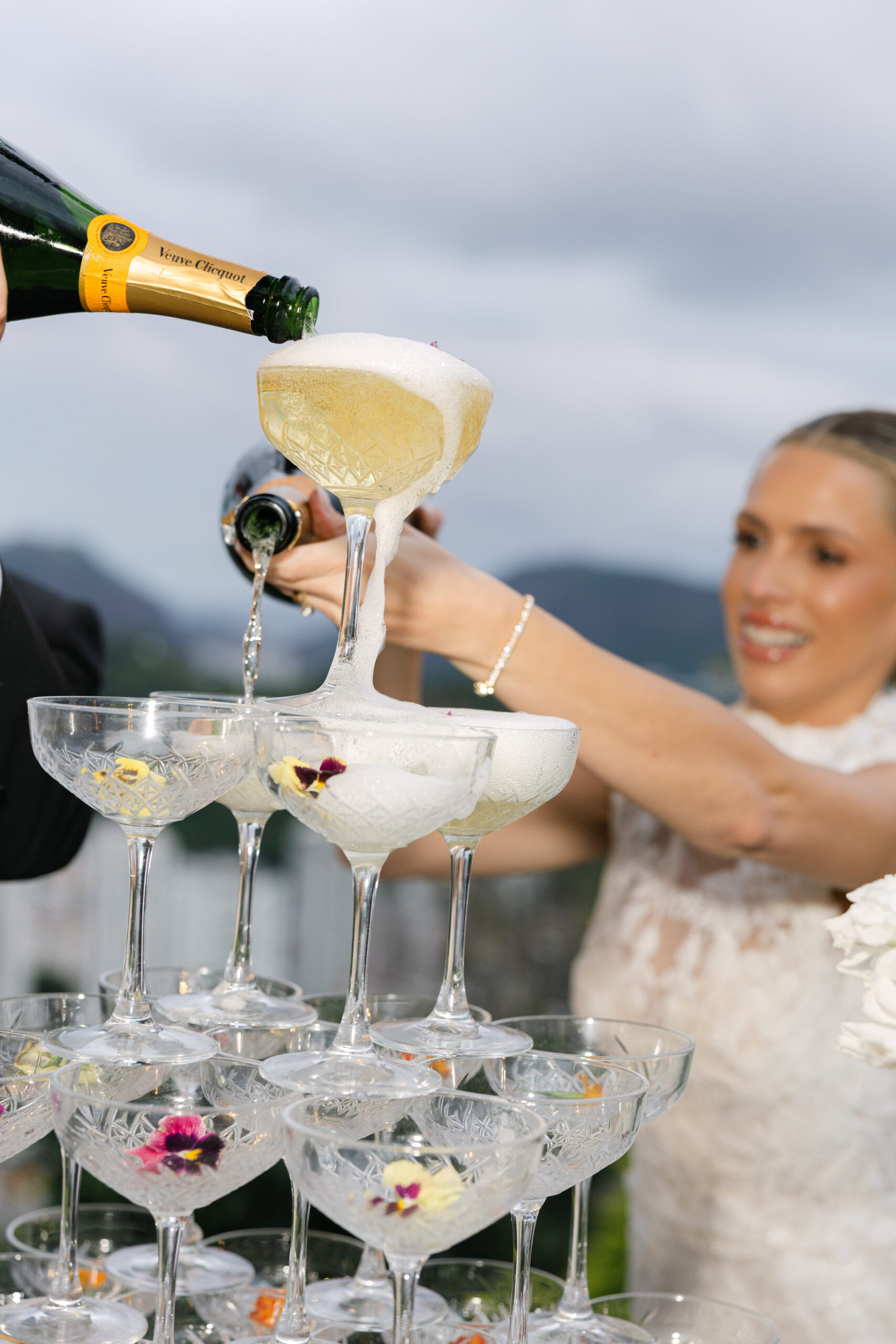 Casamento clássico, inspiração Old Money e um encontro entre Brasil e Estados Unidos