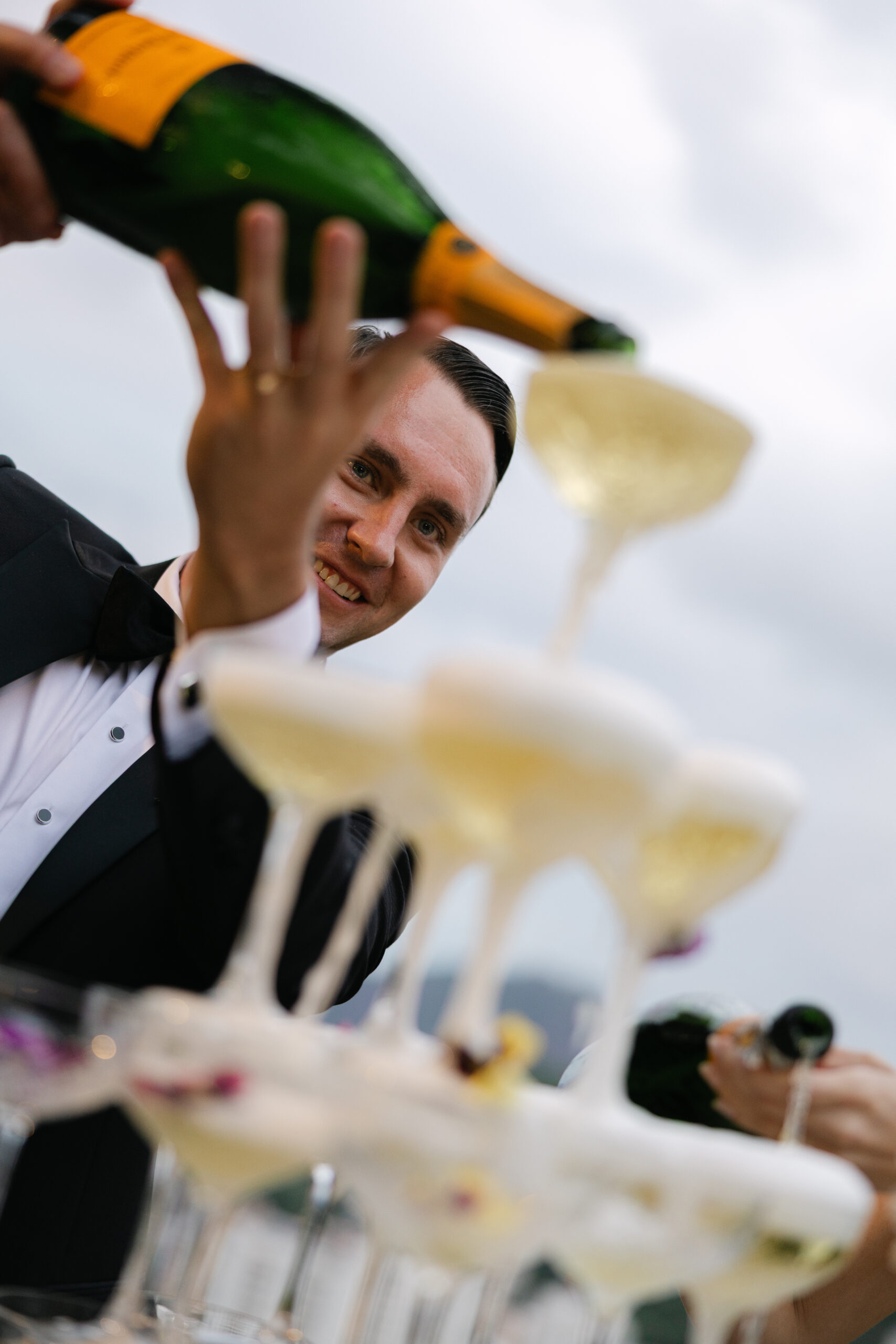 Casamento clássico, inspiração Old Money e um encontro entre Brasil e Estados Unidos