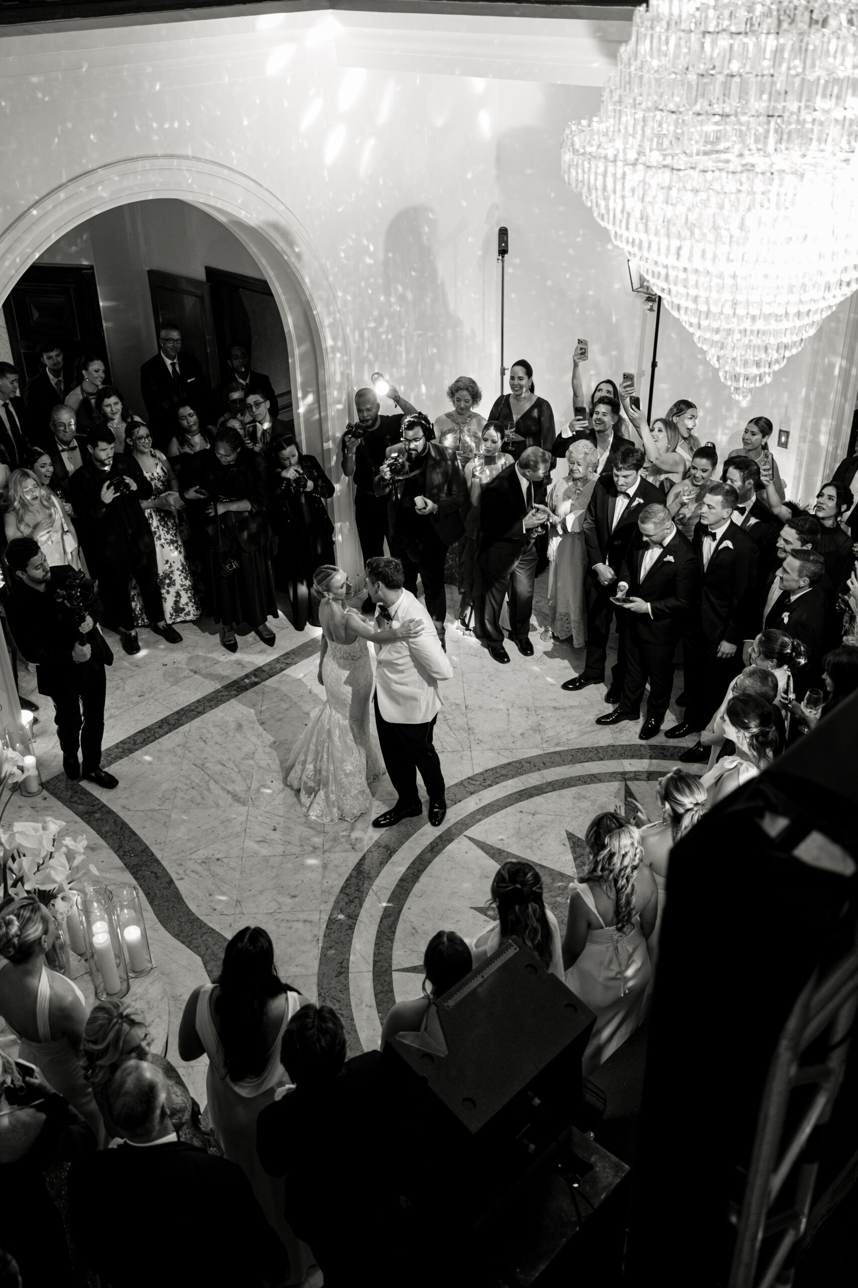 Casamento clássico, inspiração Old Money e um encontro entre Brasil e Estados Unidos