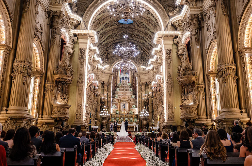 Júlia e Luís celebram casamento após encontro em Vancouver e pedido no Vaticano