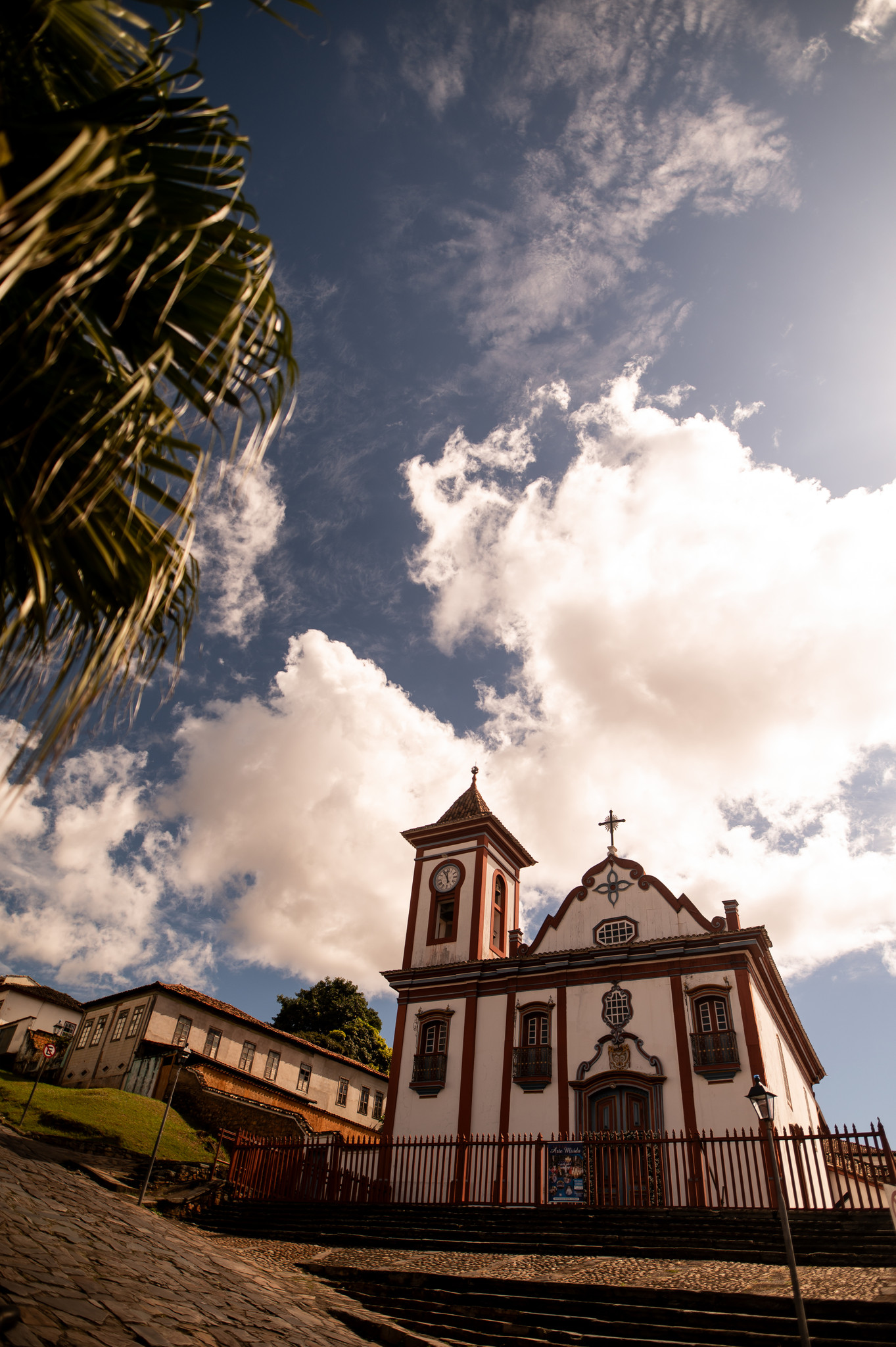 Igreja histórica de Diamantina reforça a relação do casamento com o destino | Gui Soares