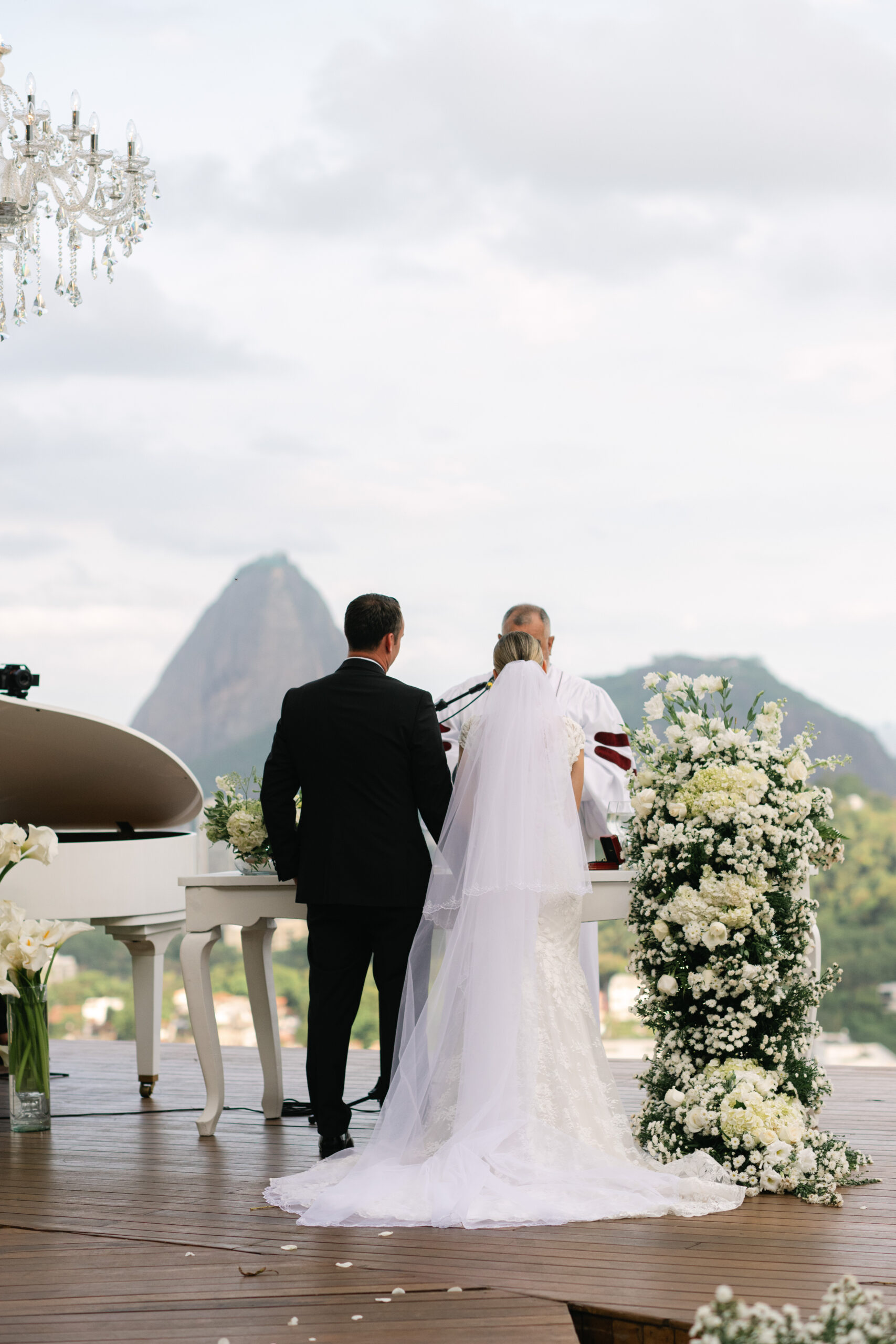 Casamento clássico, inspiração Old Money e um encontro entre Brasil e Estados Unidos
