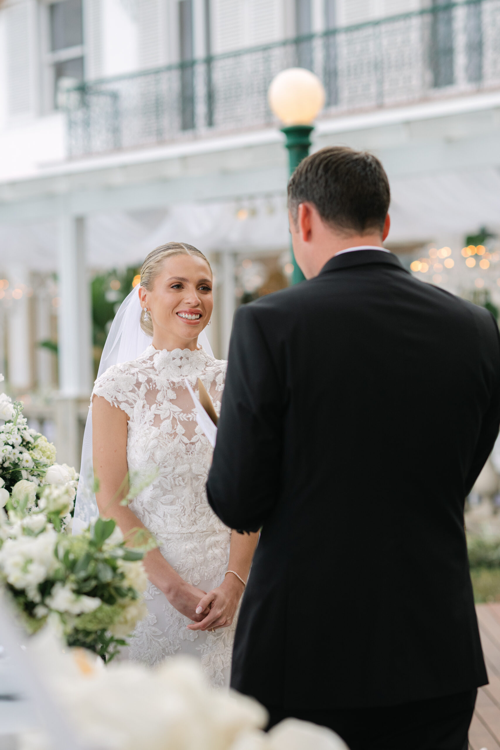 Casamento clássico, inspiração Old Money e um encontro entre Brasil e Estados Unidos