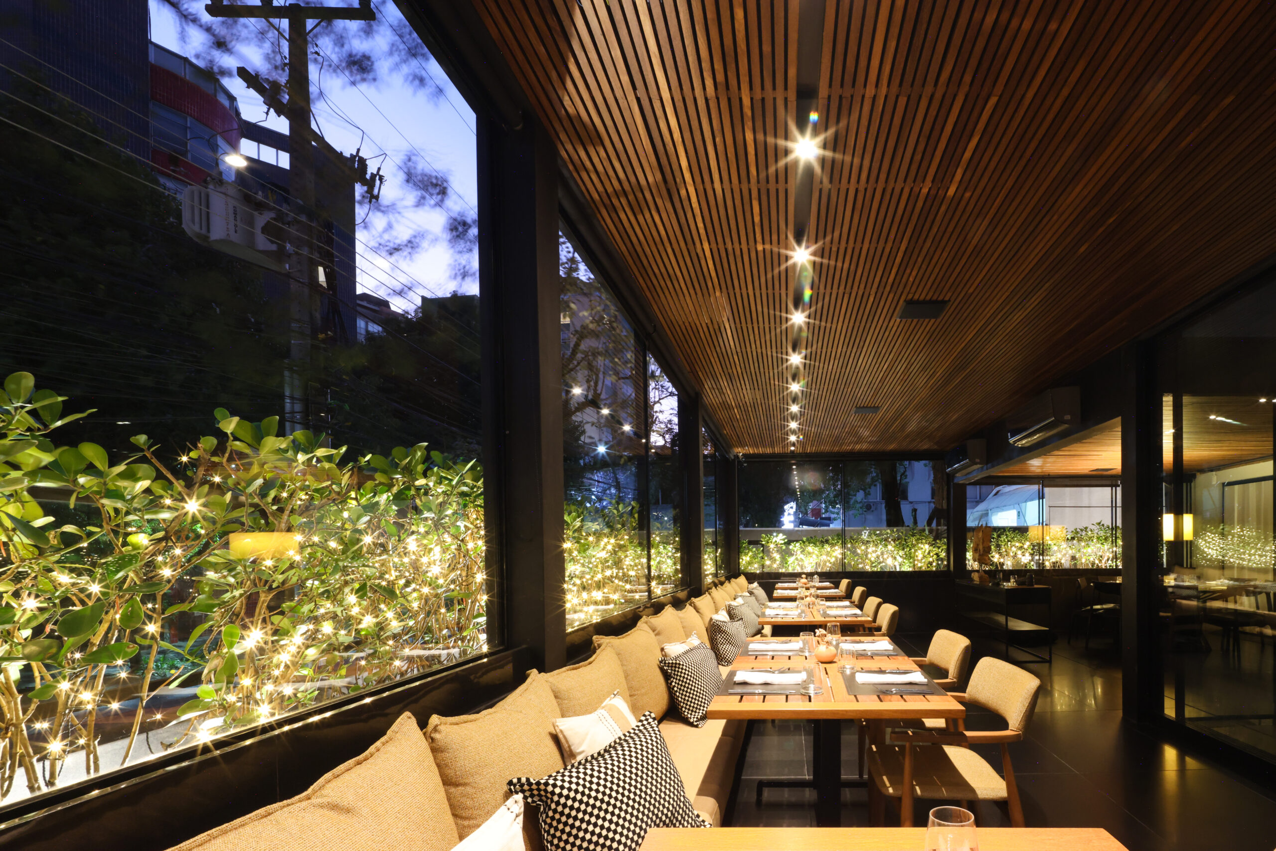 “O luxo está no cuidado”: como o Nomaa Hotel construiu sua identidade a partir da cultura de Curitiba