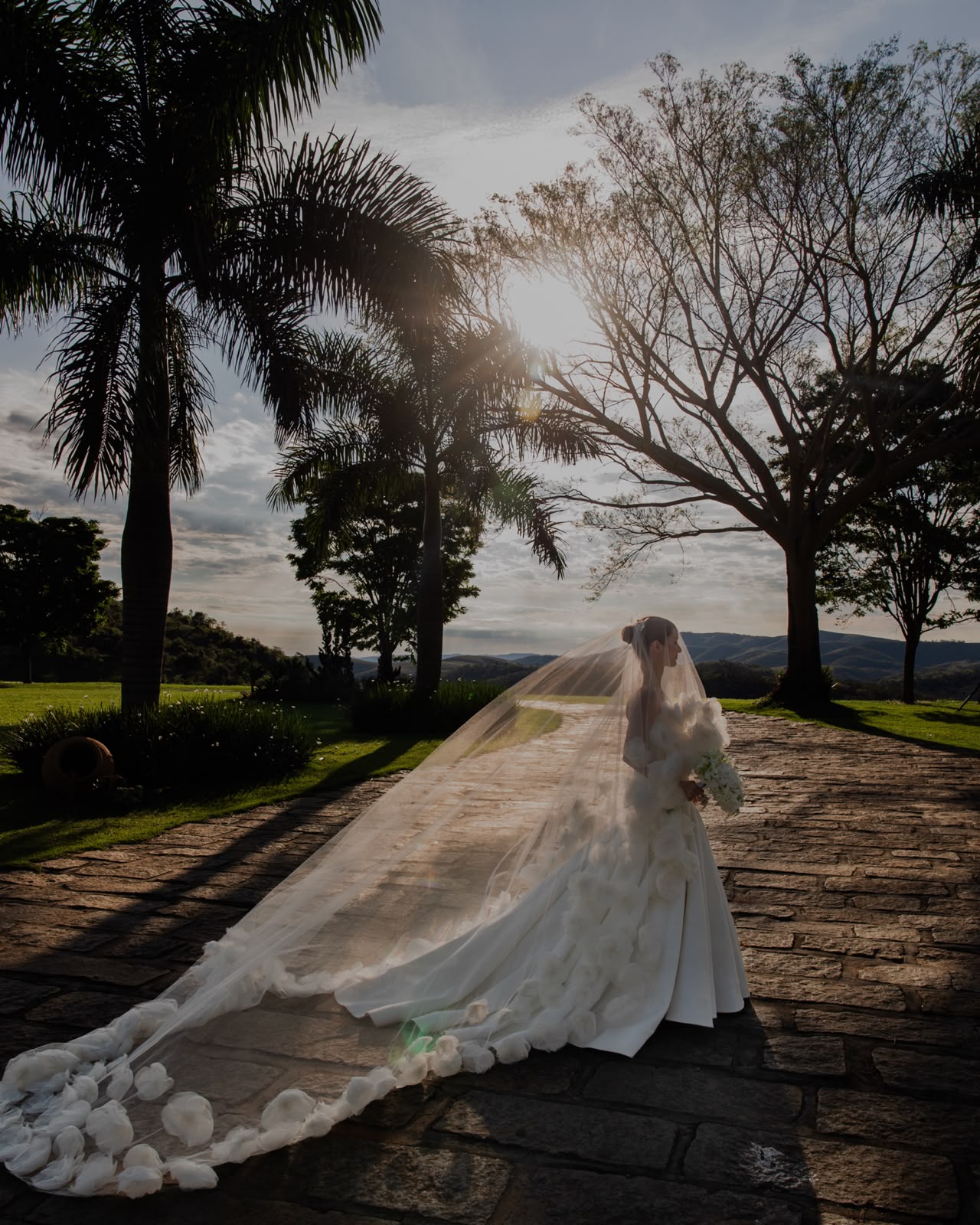 Lorena e Benjamin celebram encontro entre Brasil e Coreia em casamento na Região Serrana do Rio