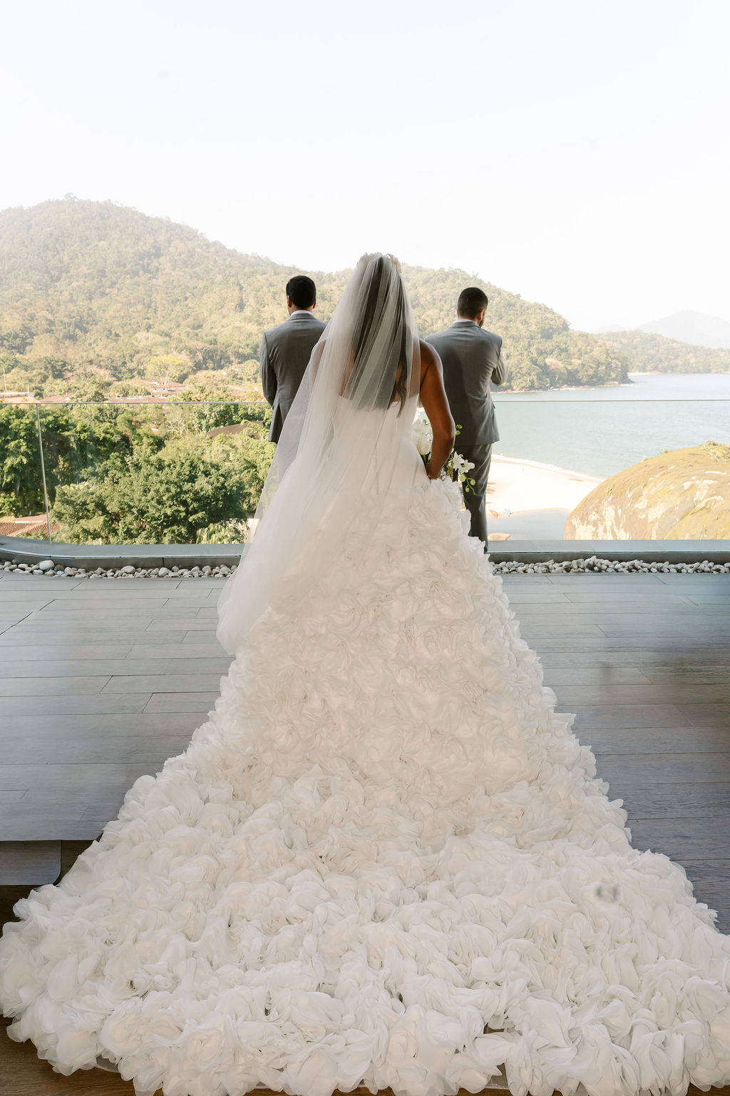 Patrícia e Gabriel celebram casamento em Angra dos Reis com três dias de festa e momentos em família